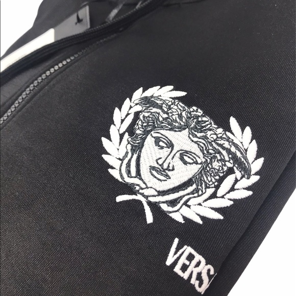 Brand New Versace Men’s Medusa Motif Gym J… - Picture 2 of 5